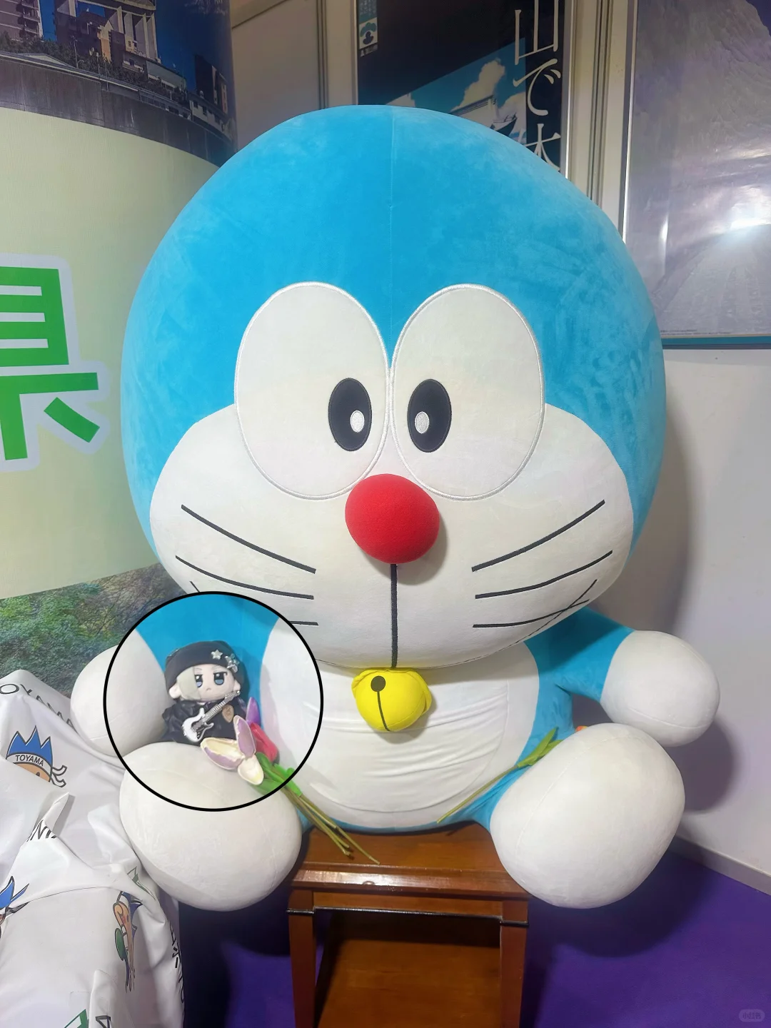 人,鹿野在逛大连日本商品展览会