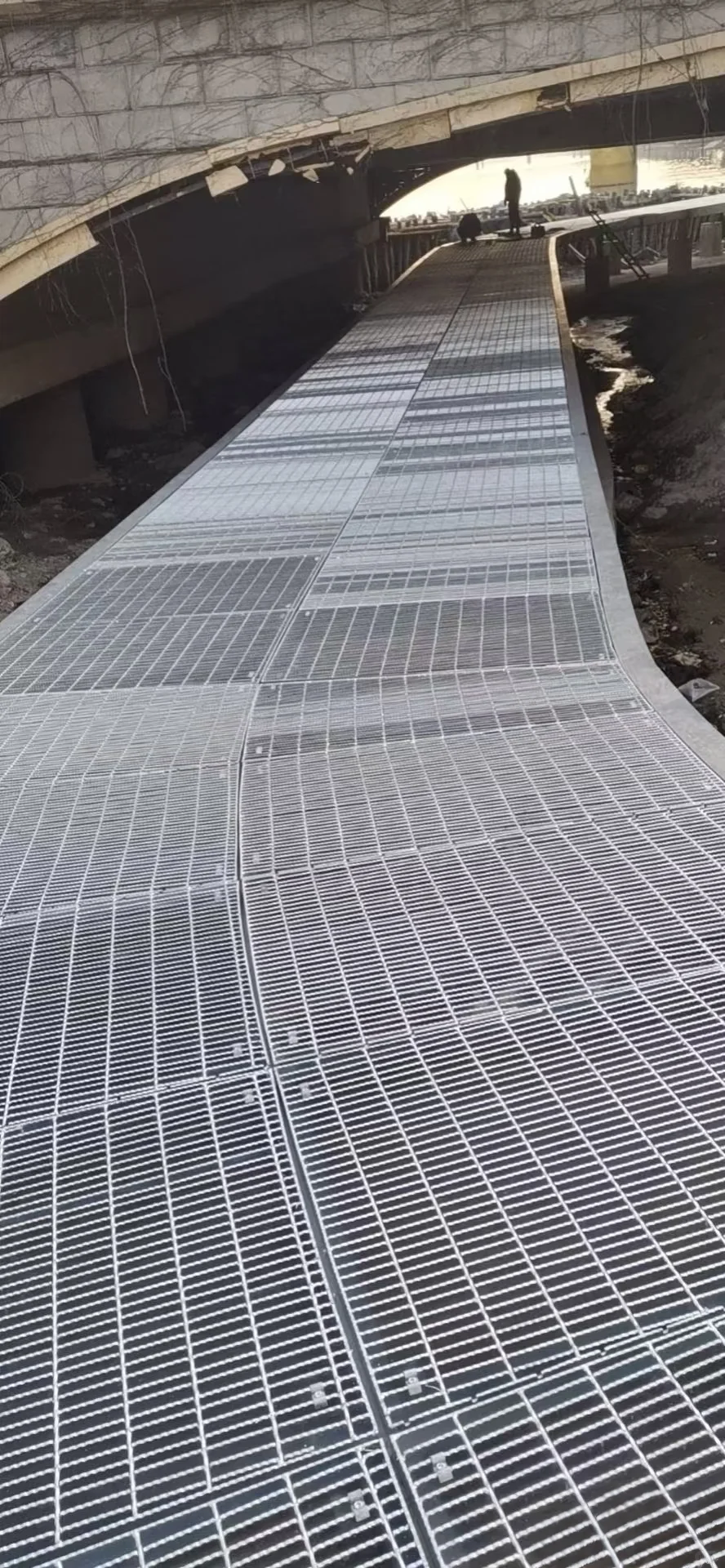 ? 高效工业神器：镀锌钢格栅的秘密力量