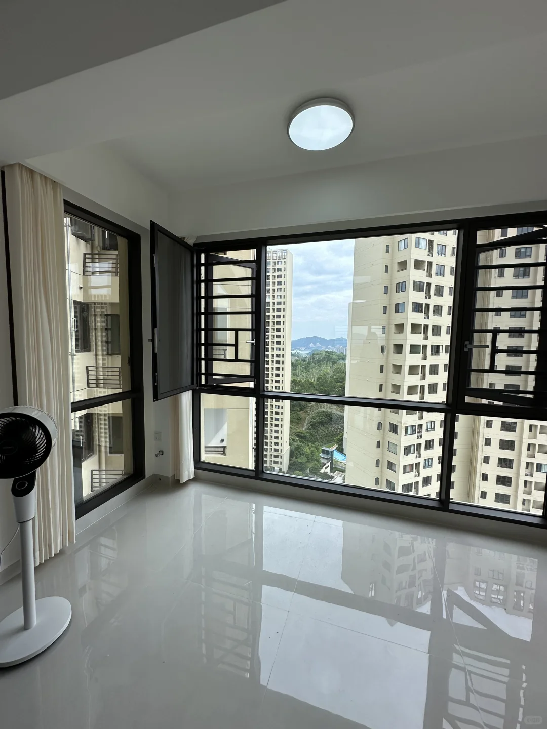 阳台半封，一半生活一半诗意