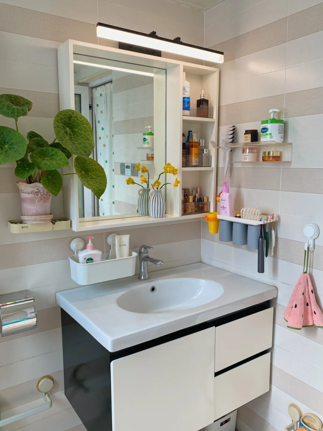 35岁，好喜欢待在我干净整洁的小家啊