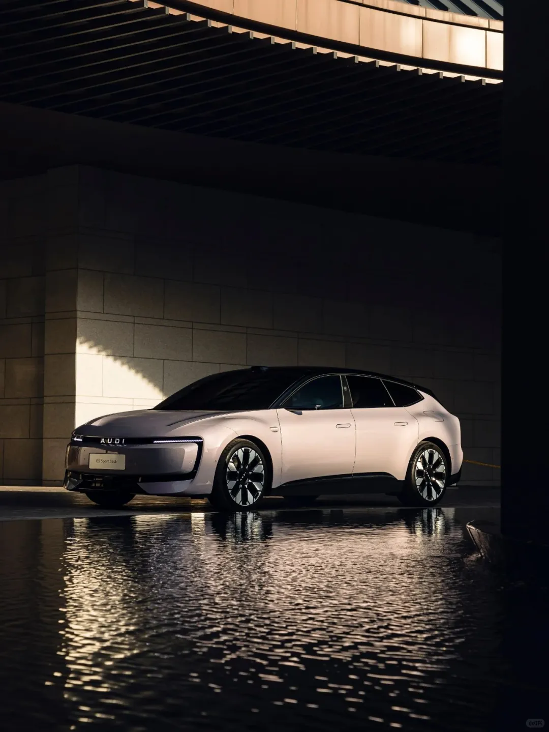 上汽奥迪E5 Sport back的可调光天幕