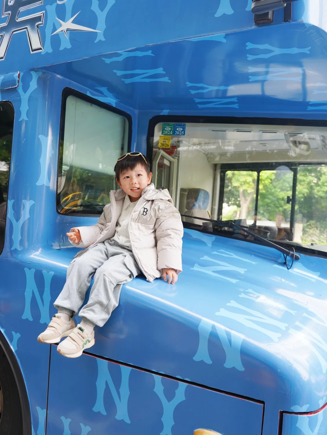 上海潮娃速冲！MLBKids老花巴士太出片?