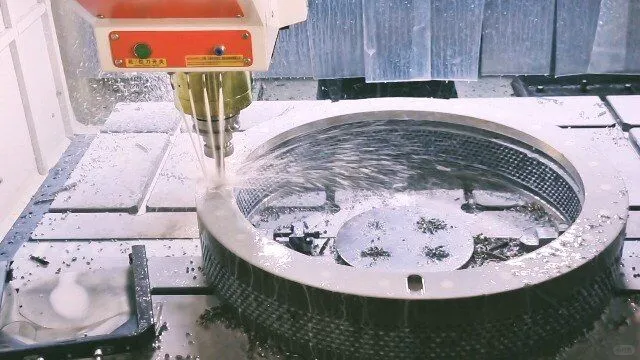 自定心卡盘,助力重型数控钻铣床高效加工