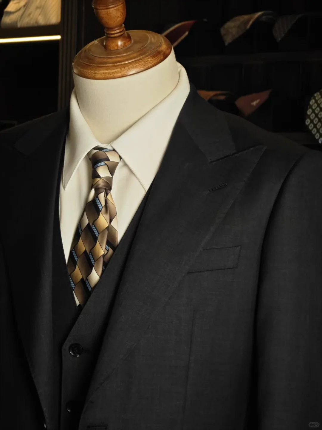 给备婚需要定西装的男士们一下小总结