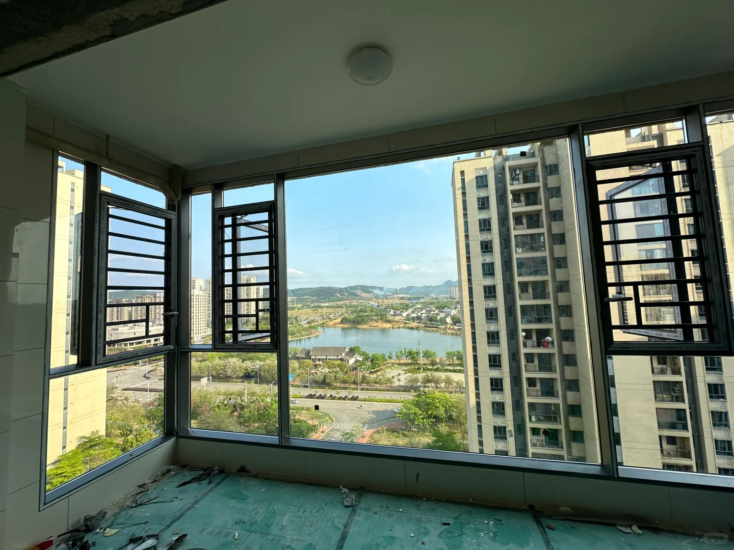 在柳州这样的断桥铝门窗450一平、您满意嘛！