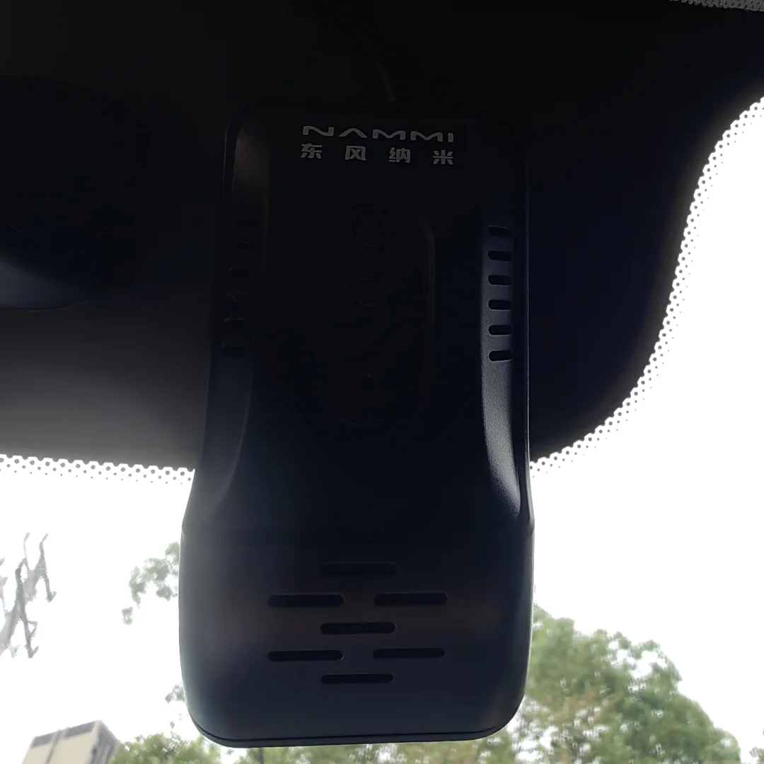 纳米01行车记录仪安装位置