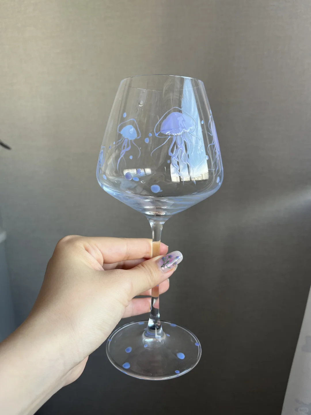 谁能拒绝一个会变色的水母玻璃杯??