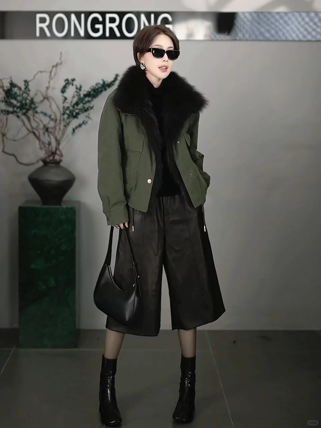 RONGRONG｜分割修腿皮革短裤?