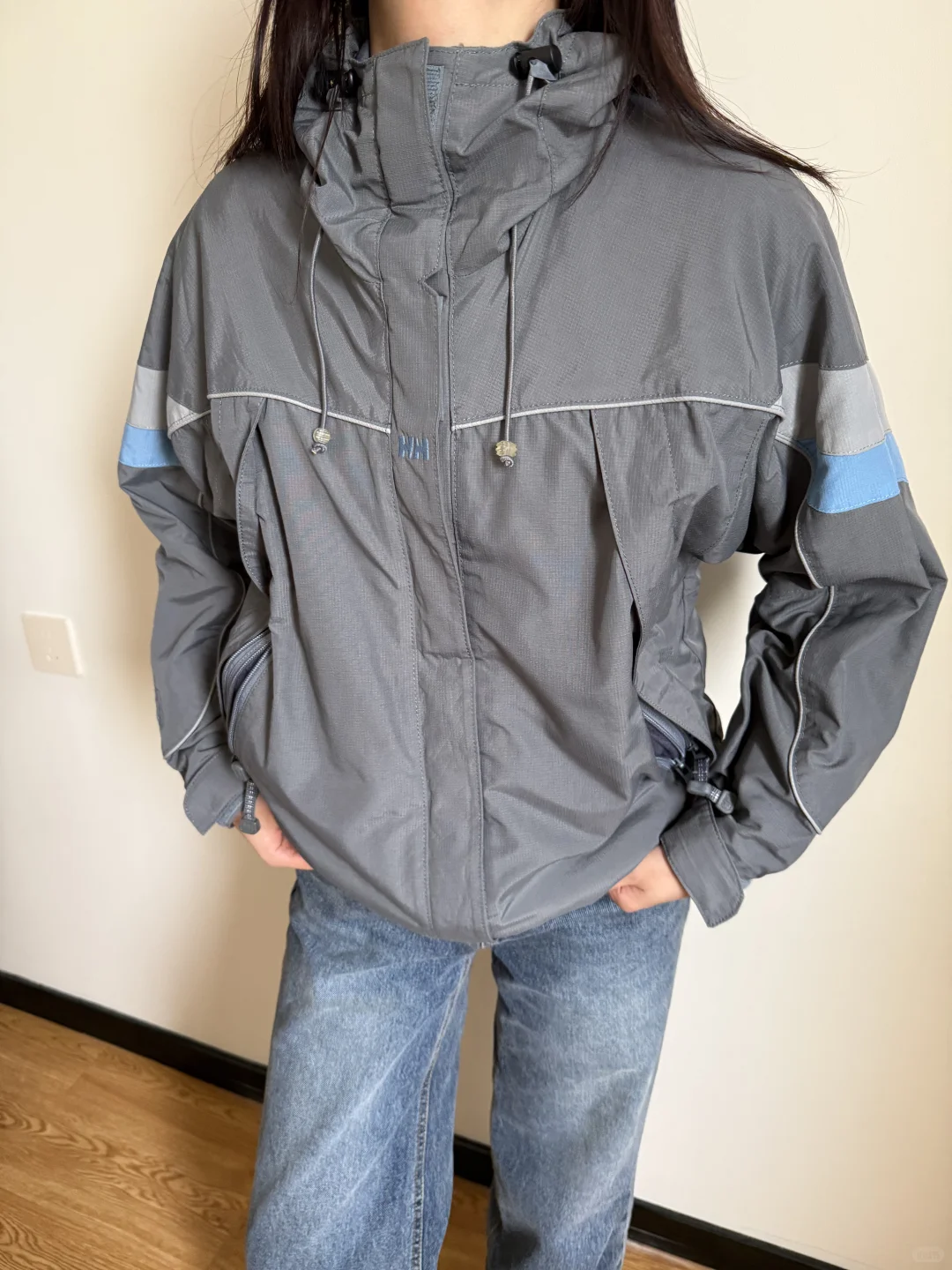 Available❄️00‘s HELLY HANSEN 户外夹克