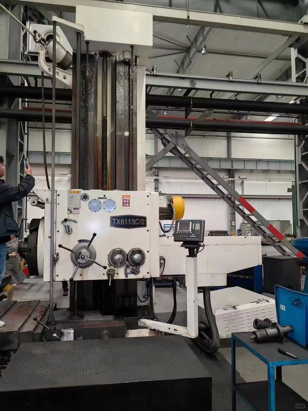 出两台龙门铣床2x6米一台，2x4米一台，两台