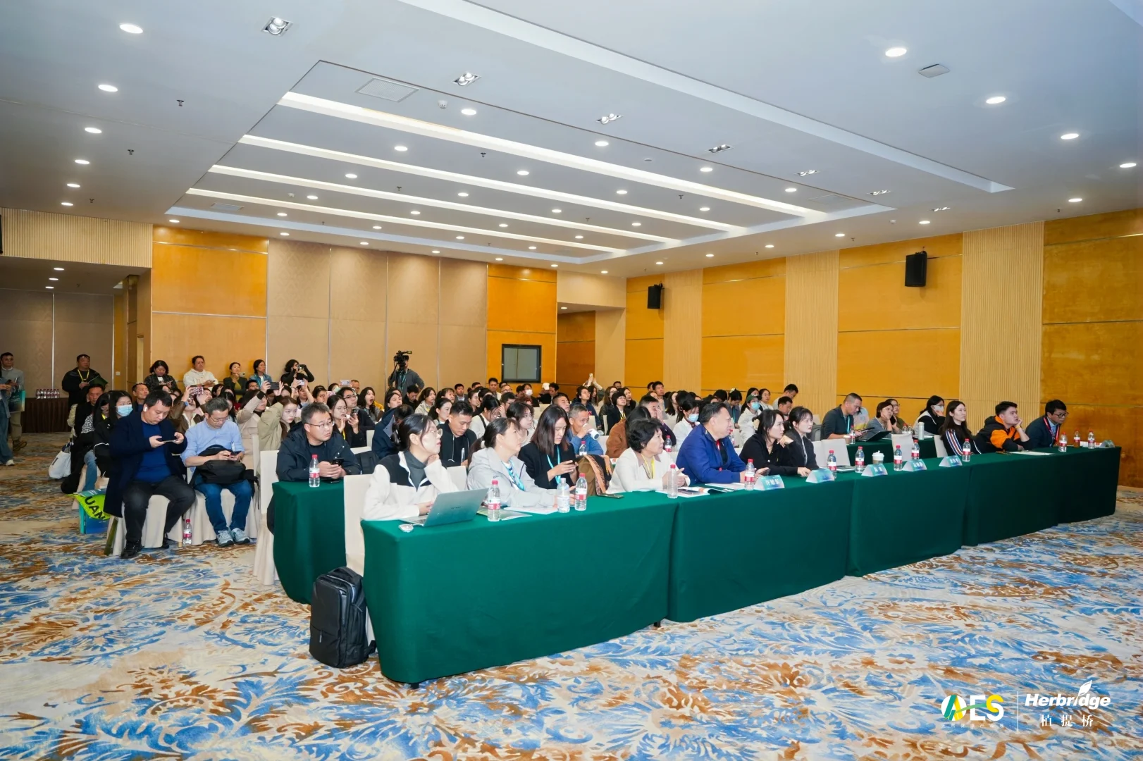 华汉生物闪耀2025AAES!满载成果再启新程!