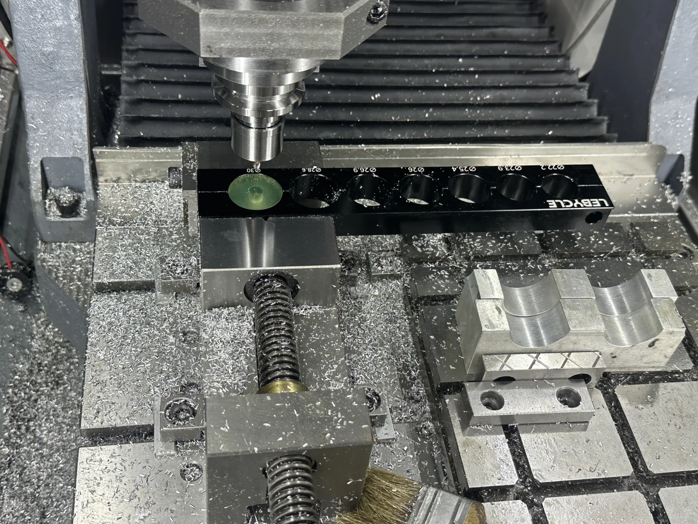 自制 家用桌面CNC 铣床 雕刻机