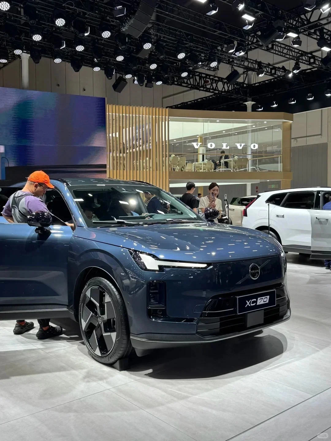 全新XC70亮相成都车展