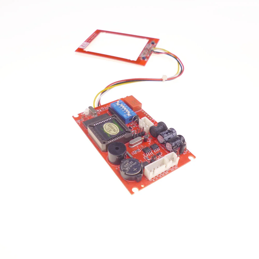 门禁系统包括读卡器与门禁控制器