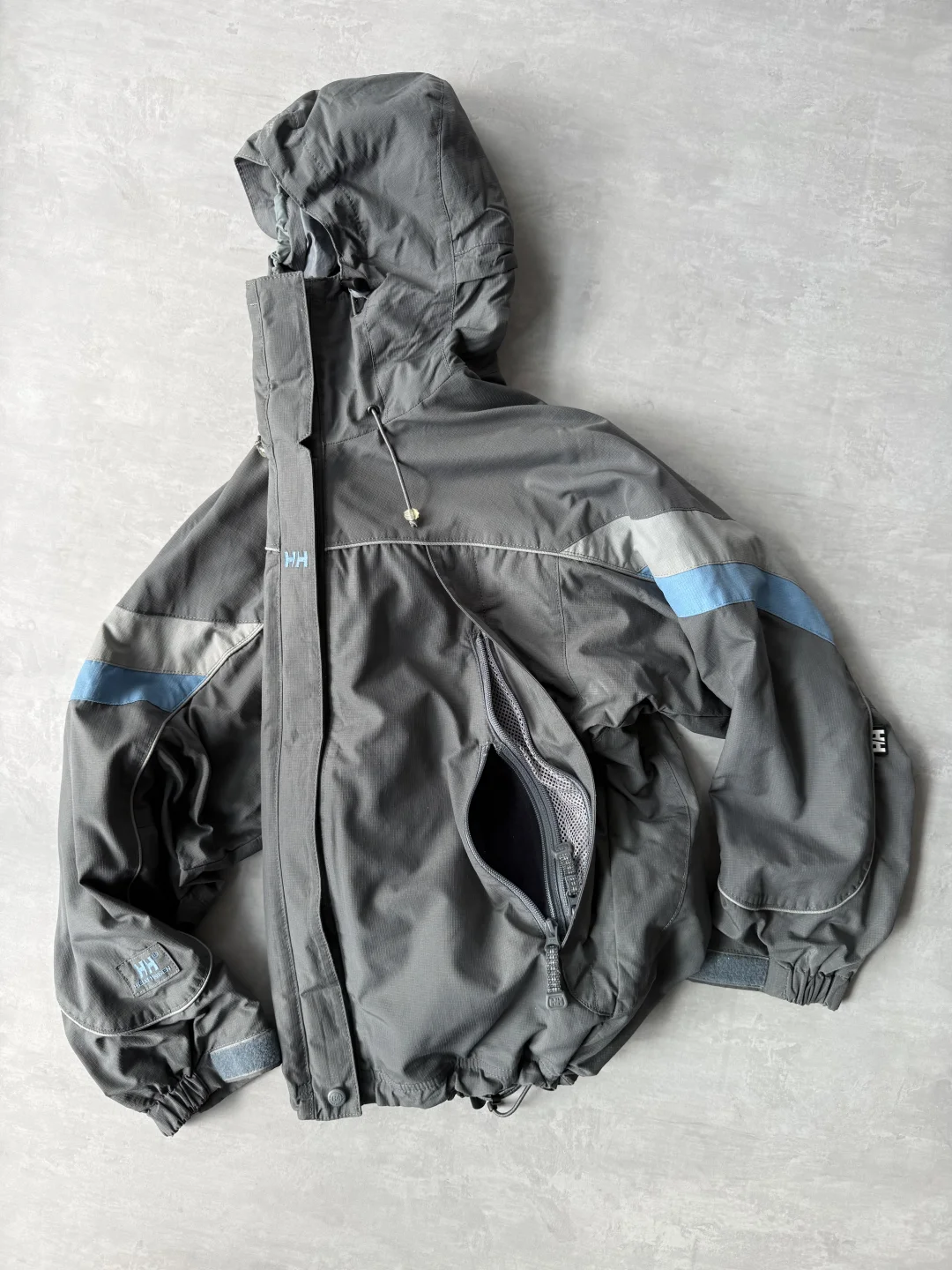 Available❄️00‘s HELLY HANSEN 户外夹克