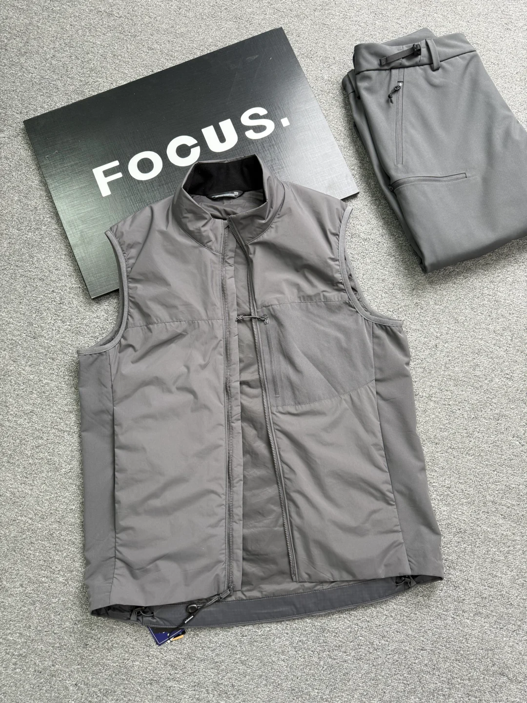 户外人本命马甲！冬天当中间层叠穿也完全不