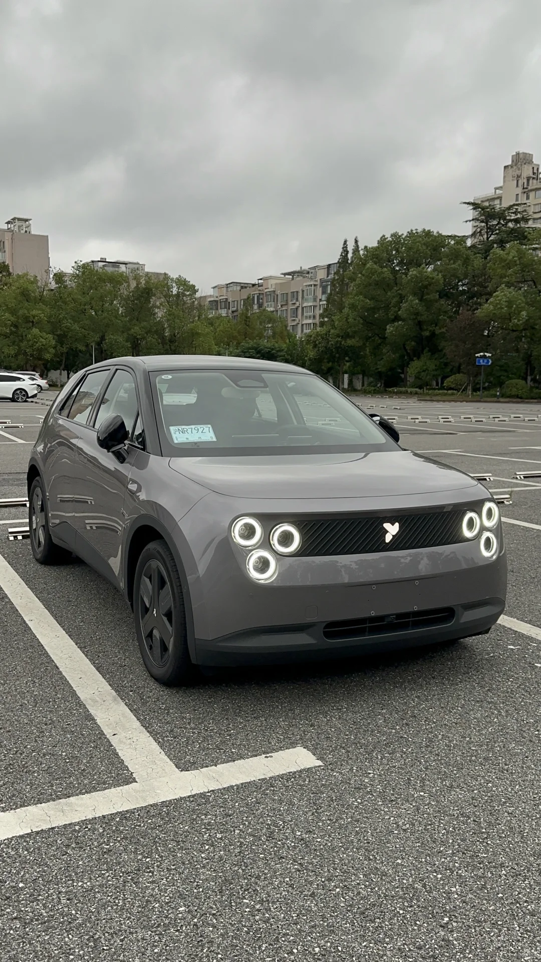 是谁同时拥有了萤火虫和李斌的签名