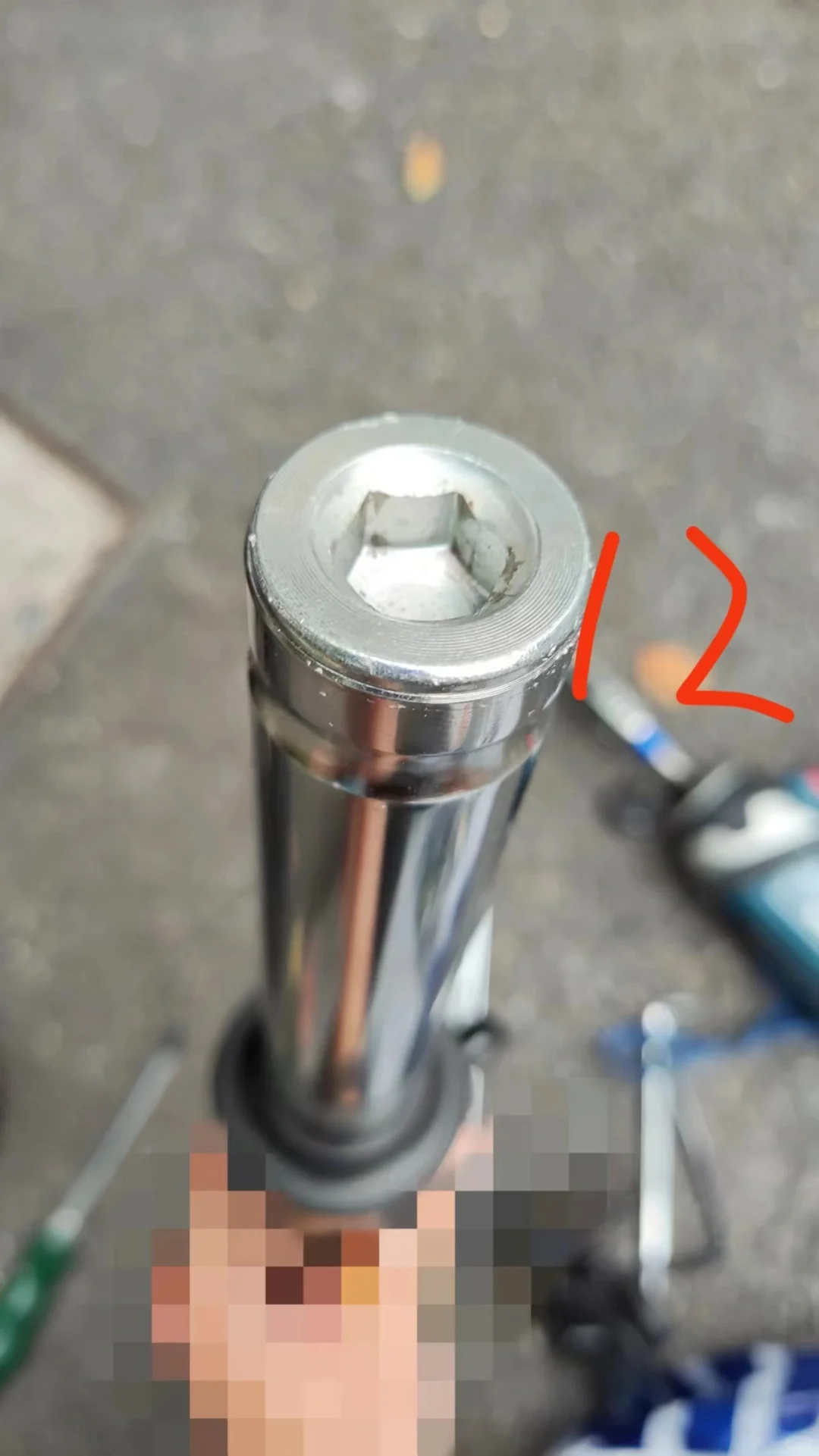 九号F90前避震换弹簧,后避震换气瓶减震