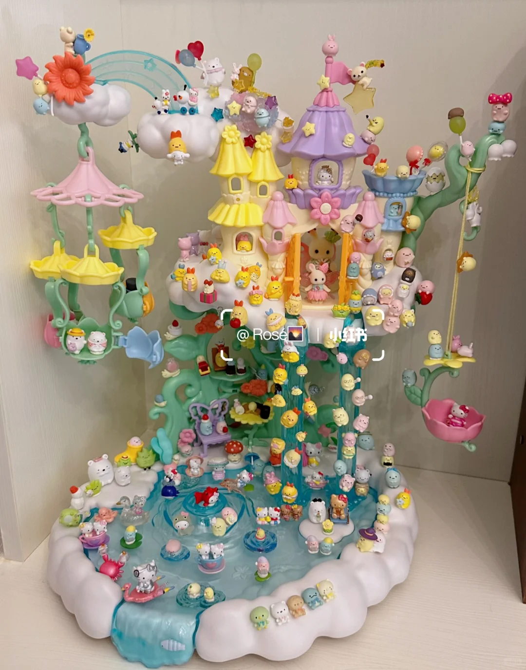 森贝儿的铃兰瀑布，站满了角落生物和kitty