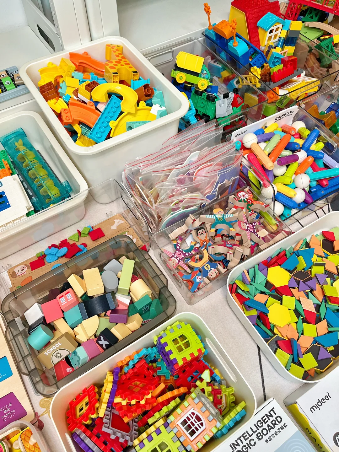 整理玩具☹️是件不容易的事?