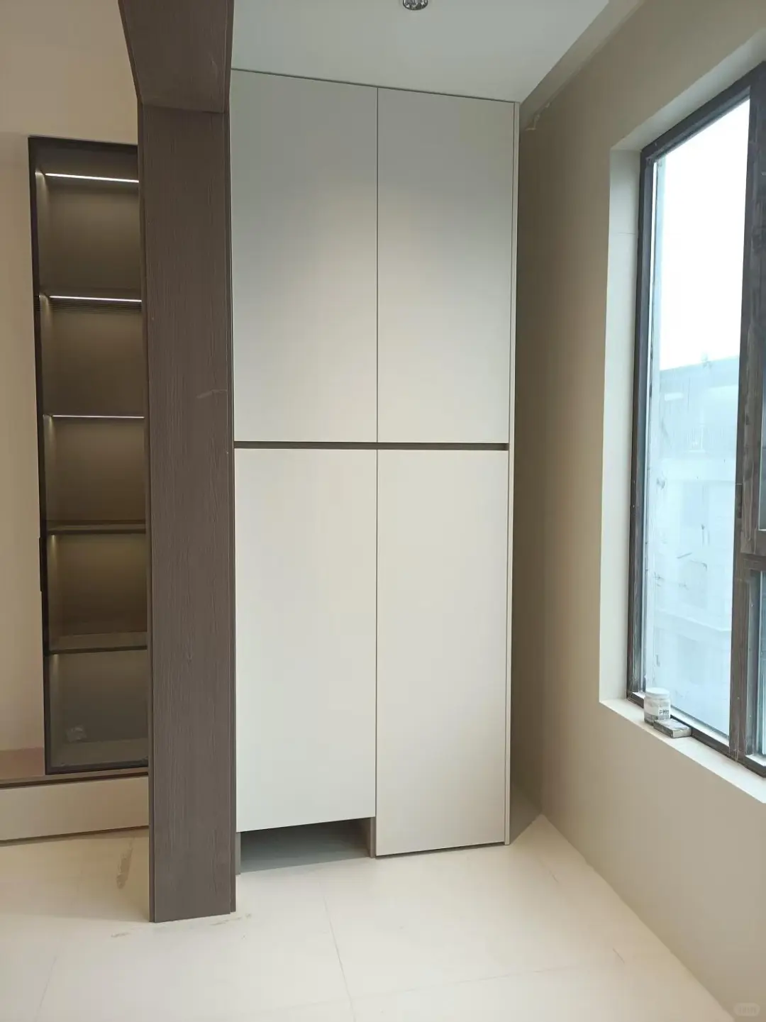 爱格U188衣柜落地