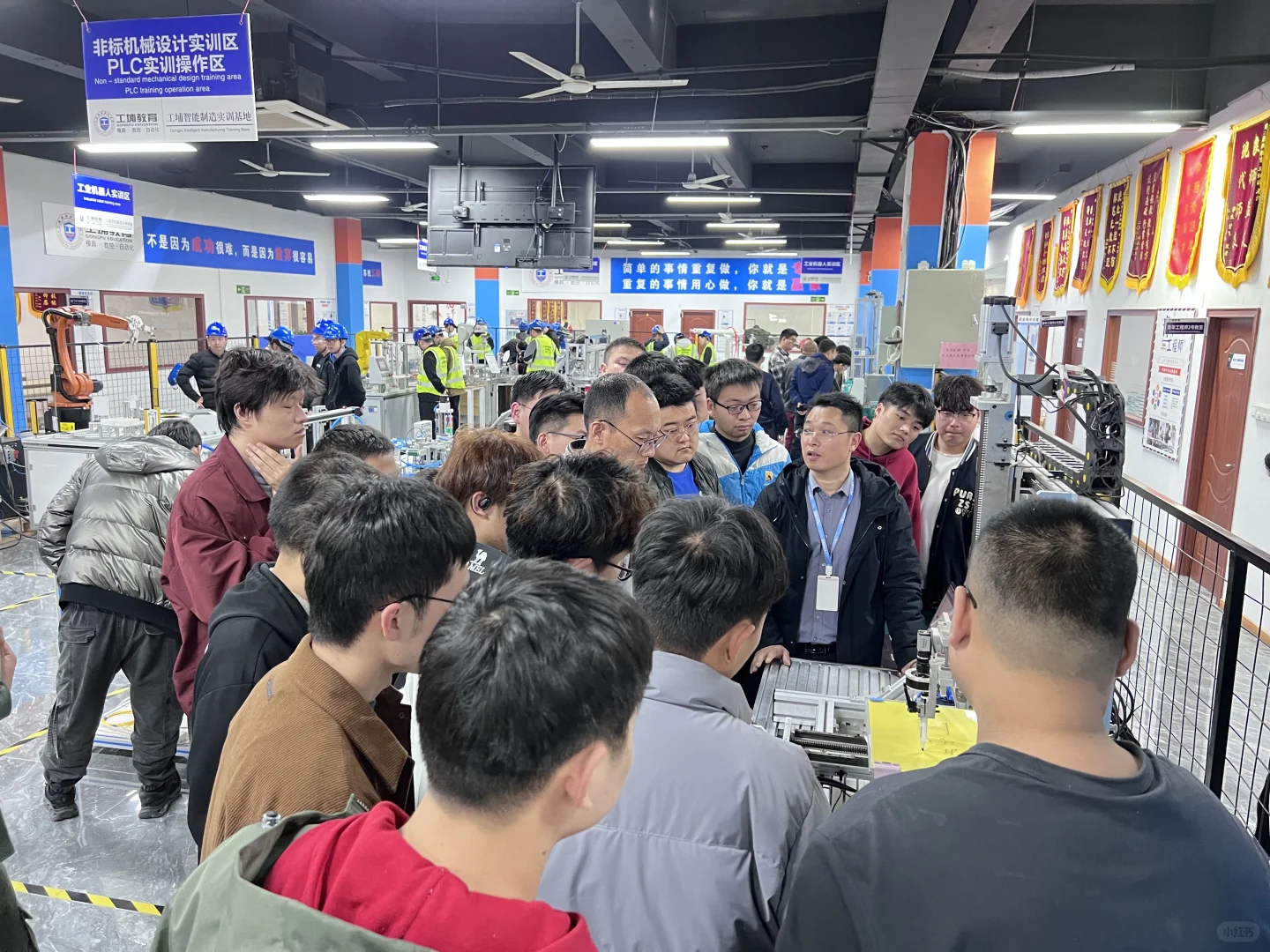 本科卷不过？我 “回炉” 职校后月薪翻倍！