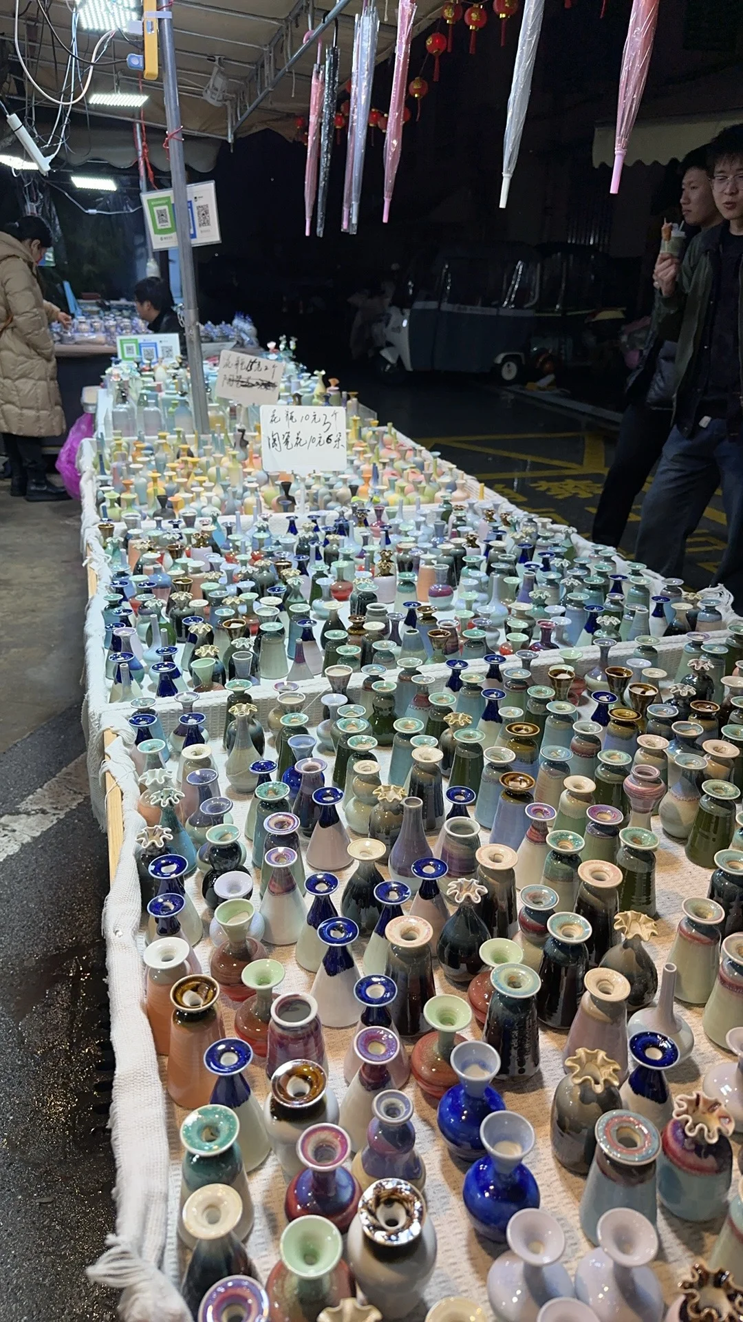 几块钱一个，讲斤称，应该没得人空手走出来吧