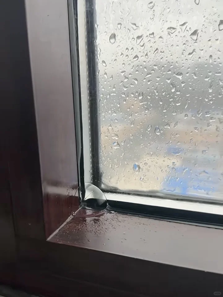 天塌了，都没用几天就这样了欲哭无泪