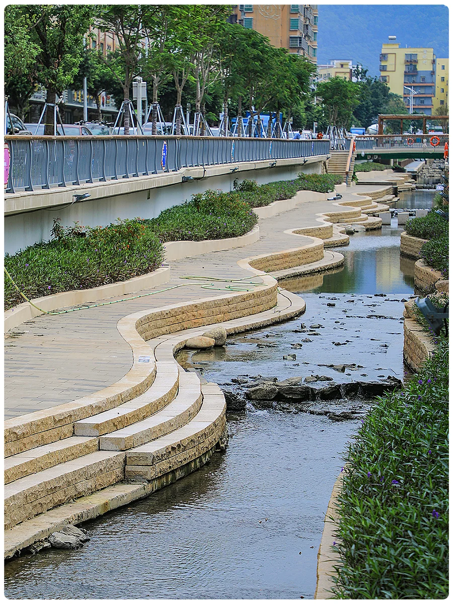 整容式改造，道路暗渠恢复景观河道！