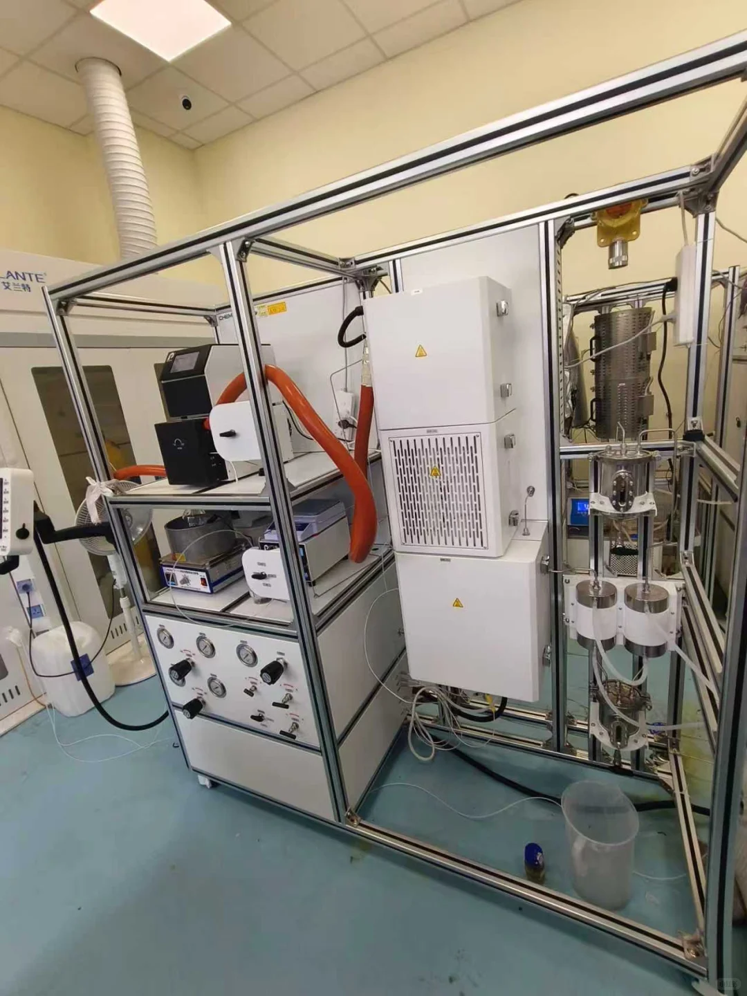 南京大学｜两气两液氨化固定床