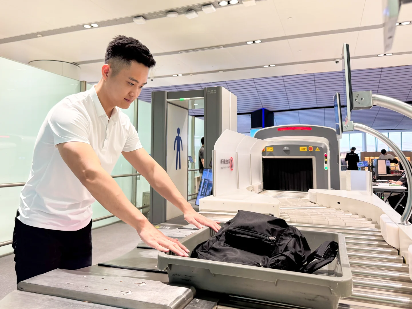 大兴机场易安检启用“CT机”!无需取电脑