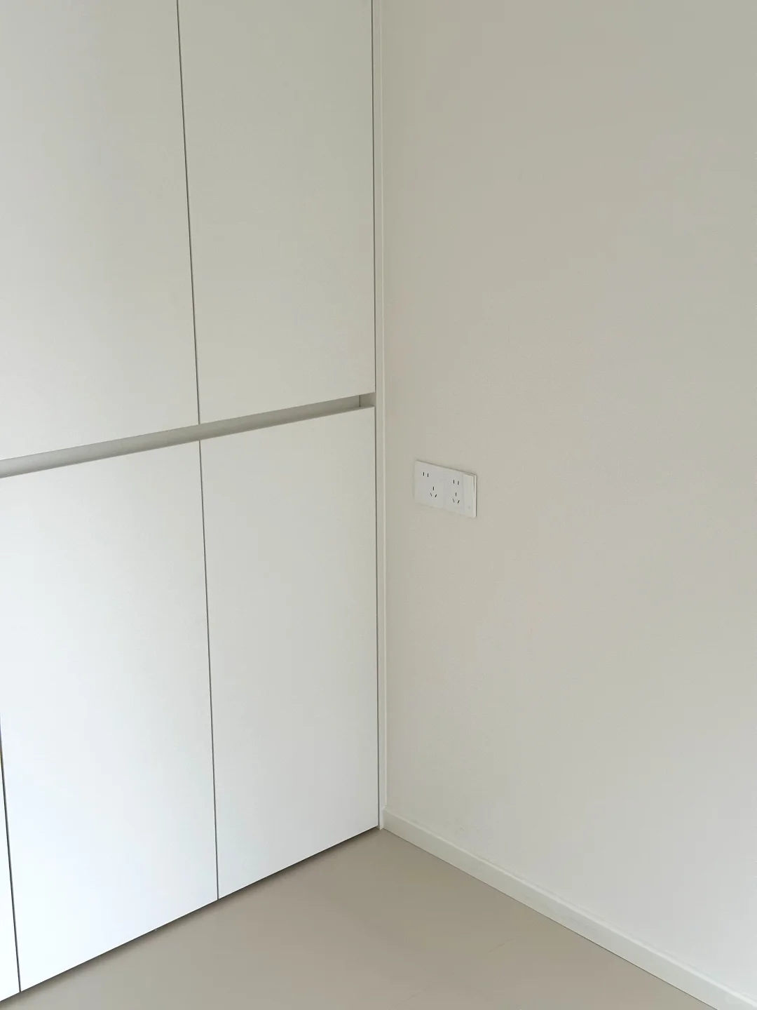 白色分段式衣柜安全落地,快来抄作业啦✨