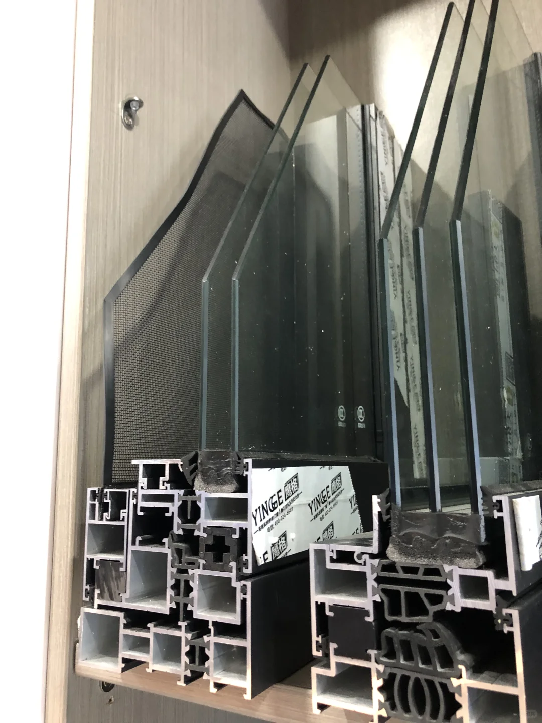 铝合金门窗选购告一段落