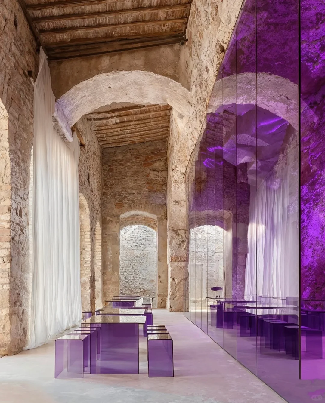 真绝!用玻璃网重构历史建筑