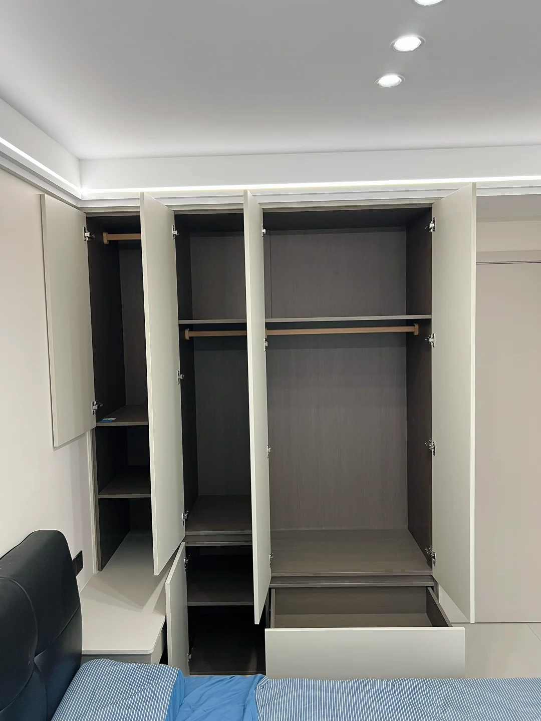 小卧室衣柜带书桌的设计太绝了！（尺寸在最后