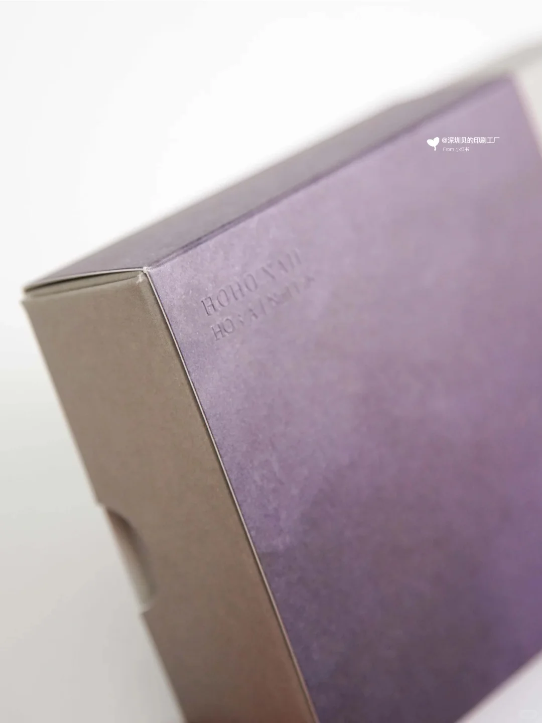 紫灰双色碰撞，营极简轻奢感?小罐香薰包装