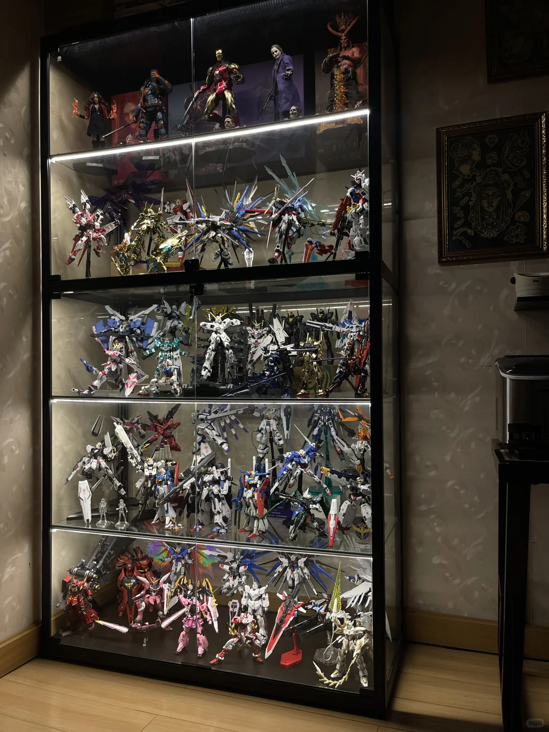 终于完成梦想有一个自己的高达展柜