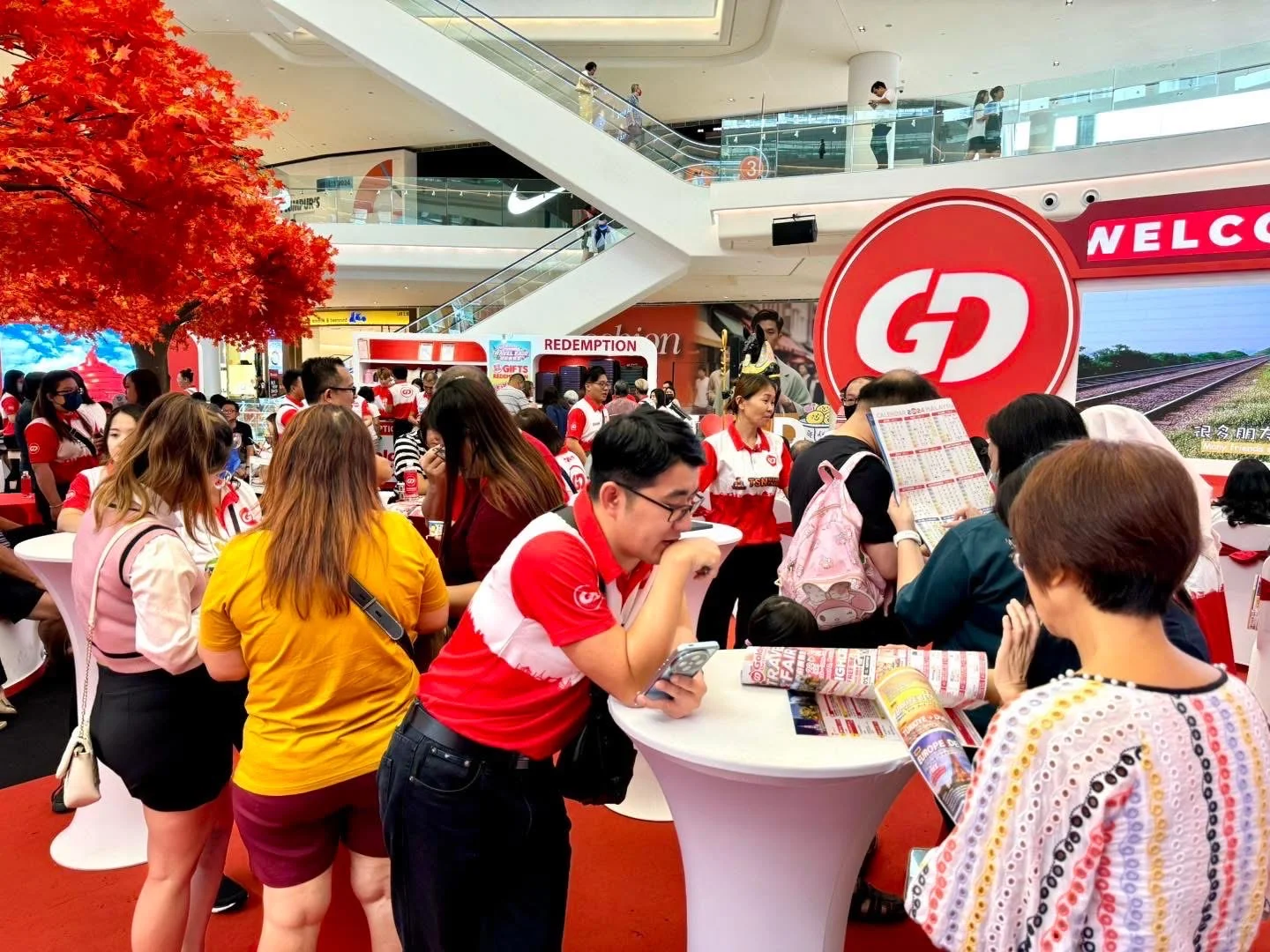 ??我宣布这是我看过最大方的旅游展✈️?