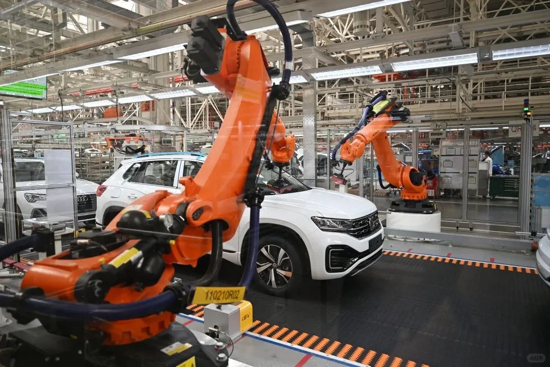 参观一汽大众汽车生产线可泰酷拉！