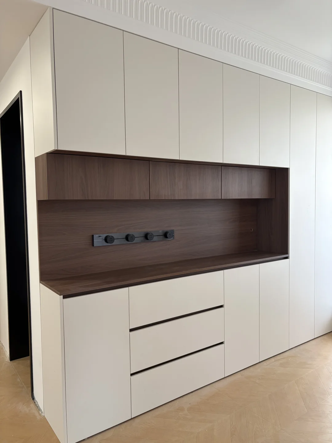 安装师傅说：你可真会选全屋定制配色呀！