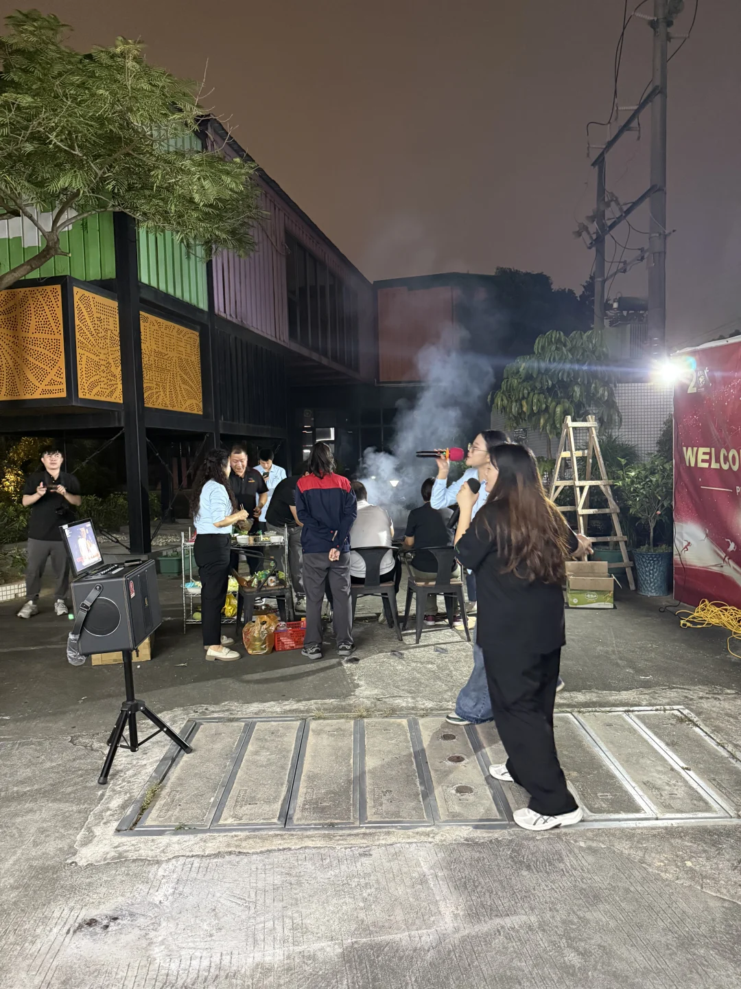 来一场烧烤活动 及时补充能量?