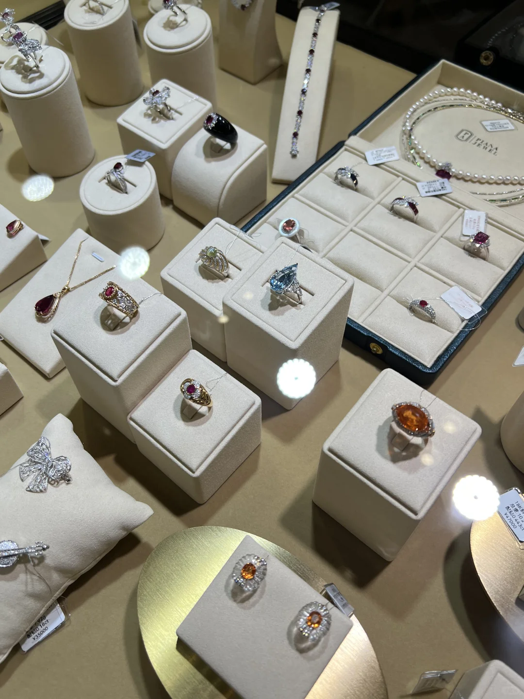 北京珠宝展第二天 老客户集中来袭?