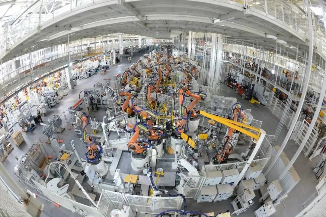 参观一汽大众汽车生产线可泰酷拉！