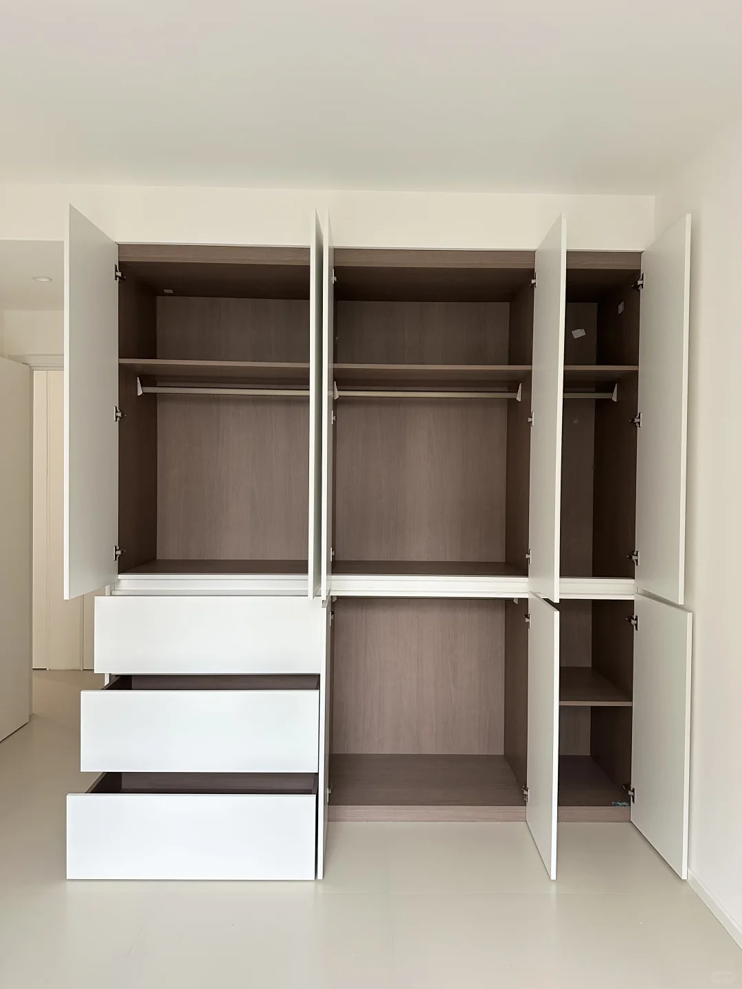 白色分段式衣柜安全落地,快来抄作业啦✨