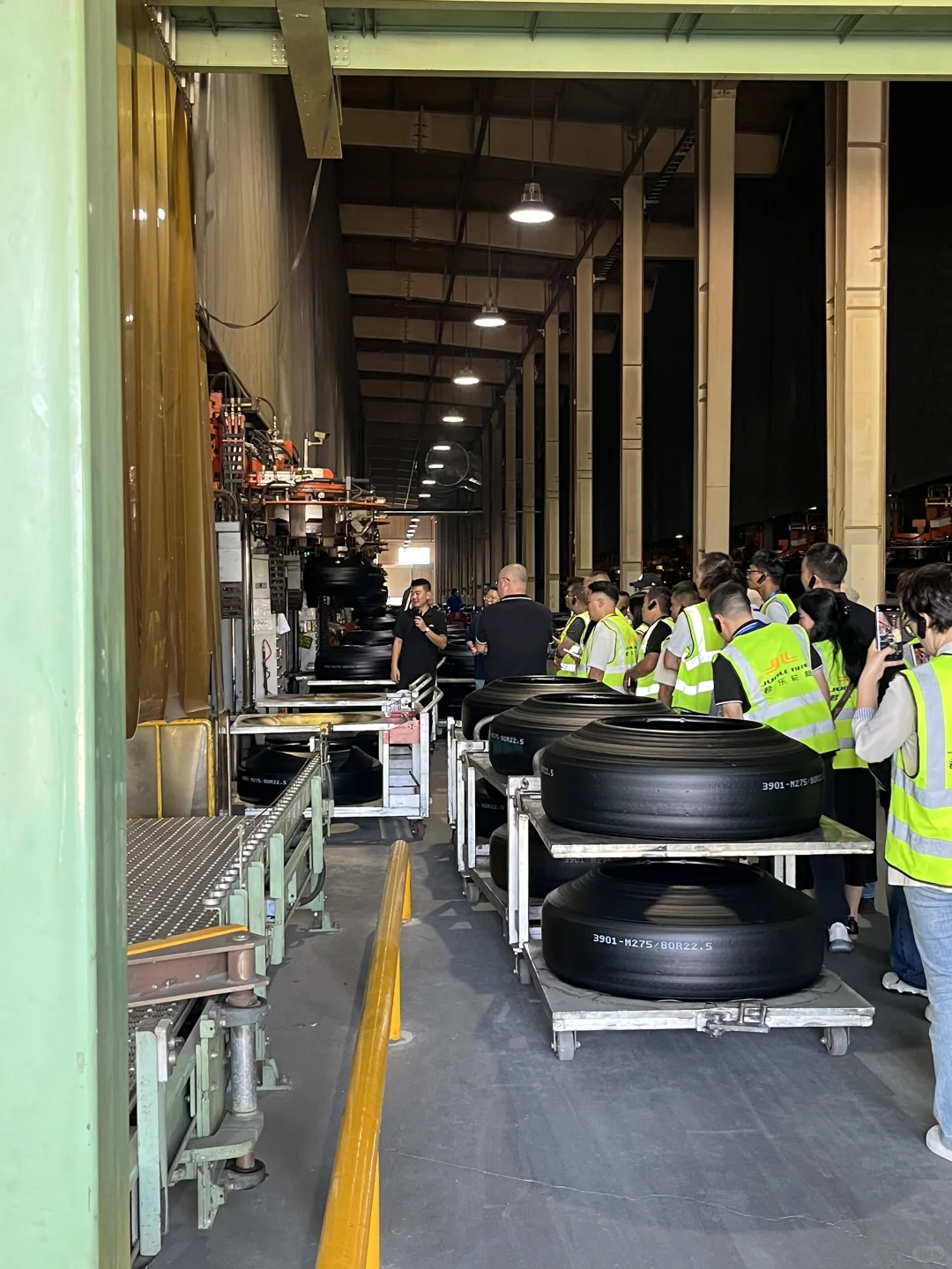 看看轮胎是怎么生产的～