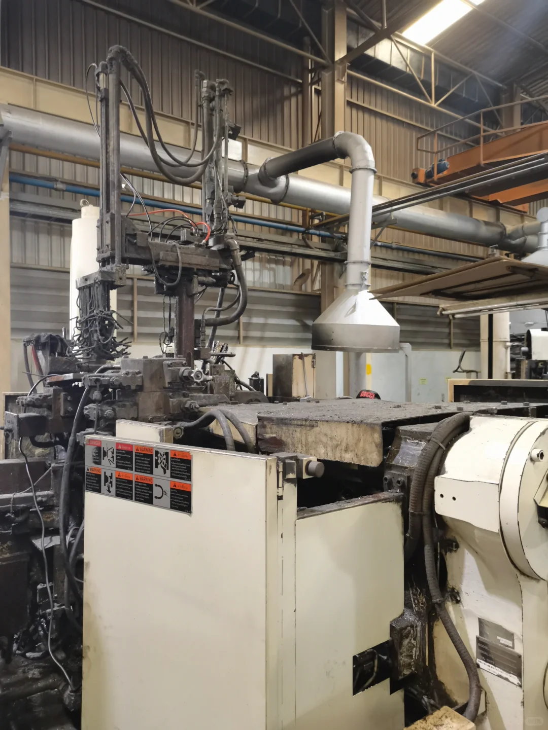 泰国工厂使用中的东芝350压铸机