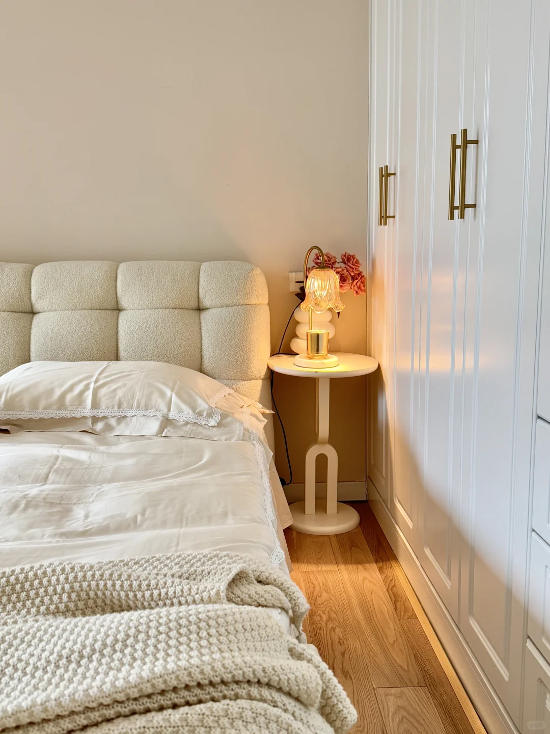 不听劝，卧室打整面墙的衣柜！全部做成挂衣区