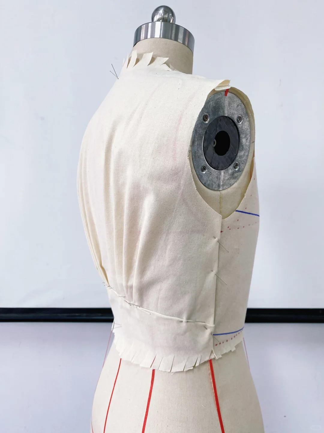 服装立体裁剪·全省转移为褶