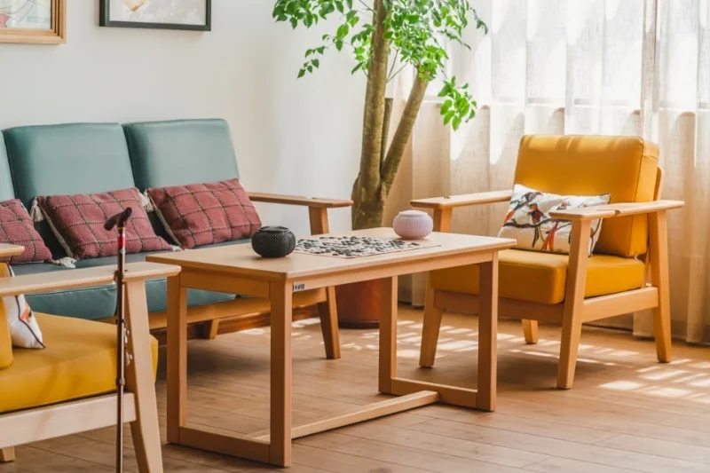 把爱与温暖装进细节里｜榉木宽扶手沙发