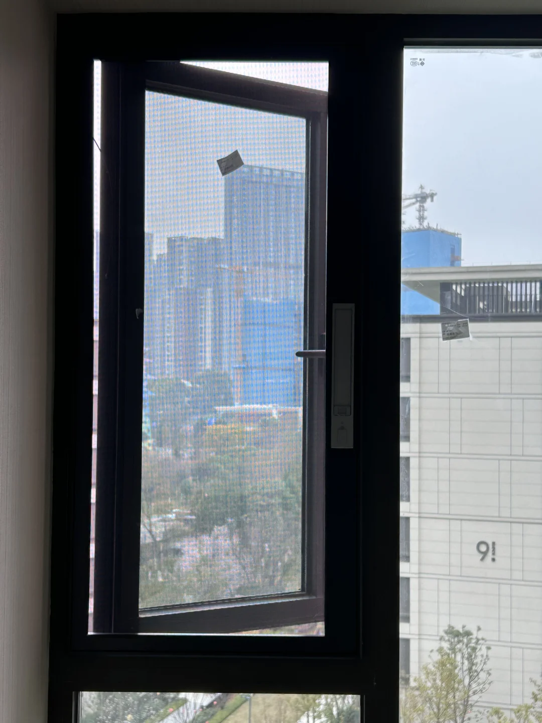 玖悦华章纱窗又一家完工